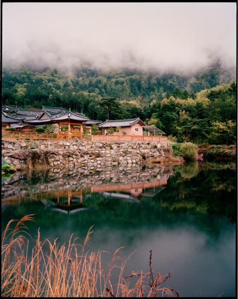 This Hanok (traditional home) village is located in Changpyeong, within the Damyang County, in South Korea.