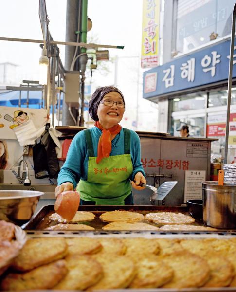 Seoul's Gwangjang Market, known for is amazing food stalls and small restaurants. One of the (many) specialties of the market is bindaetteok, a Korean mung bean pancake.